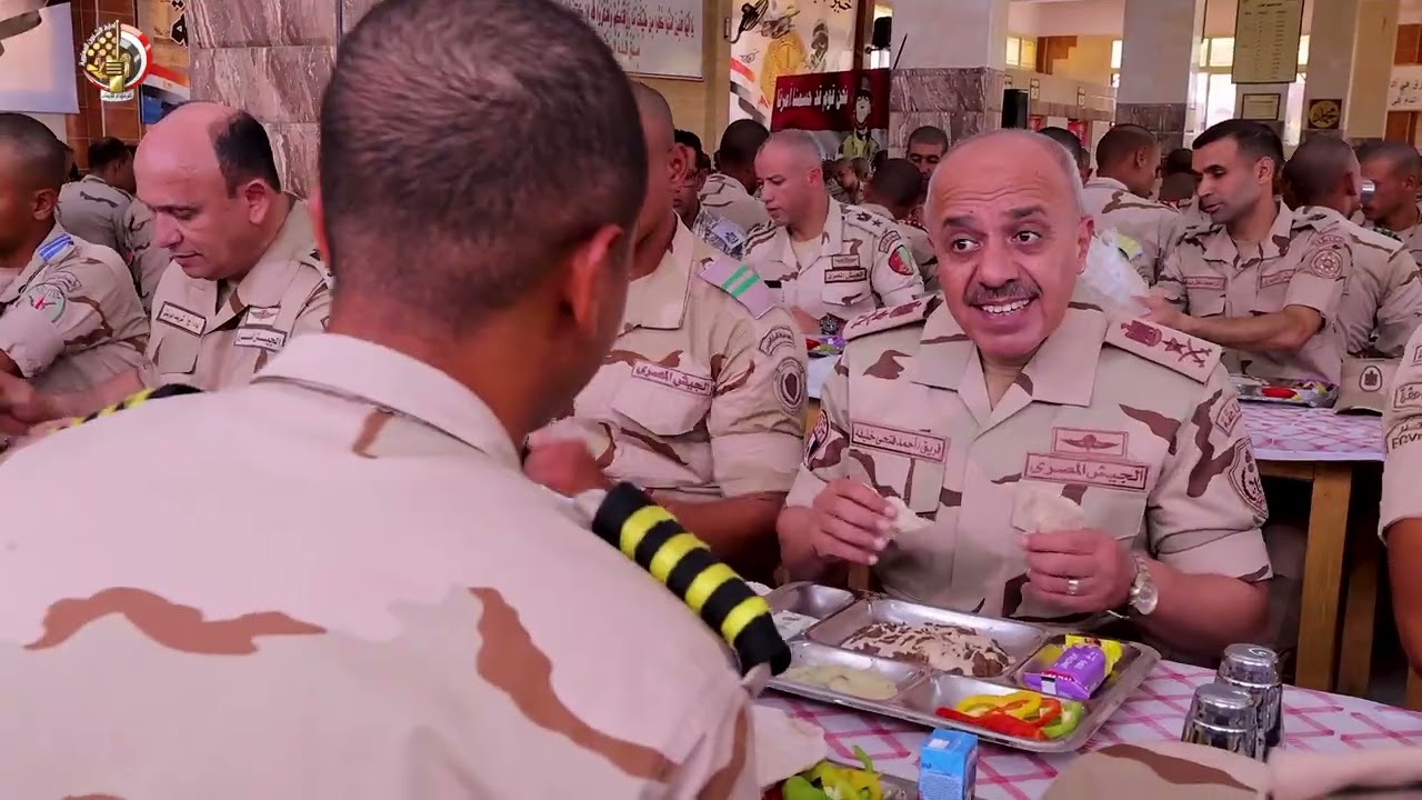 الفريق أحمد خليفة رئيس أركان حرب القوات المسلحة يتفقد المنظومة التعليمية بمعهد ضباط الصف المعلمين