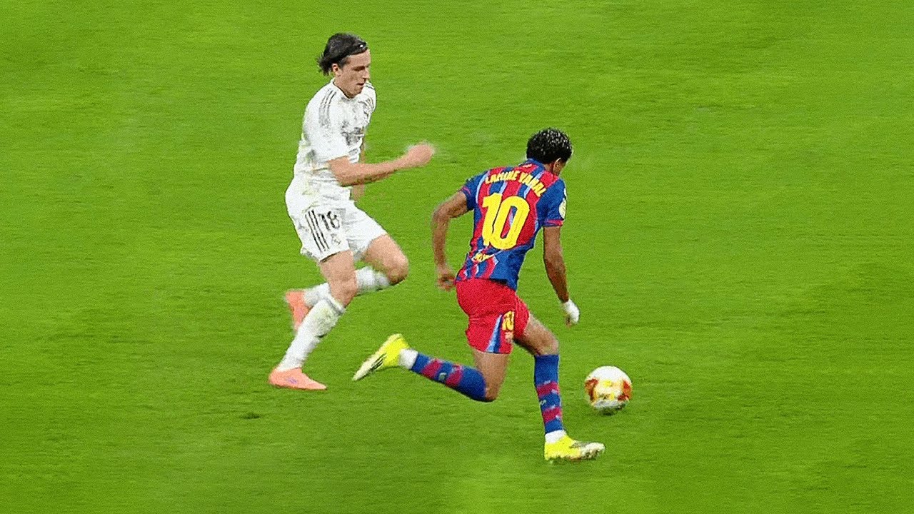 Lamine Yamal Has Zero Respect For Defenders.
