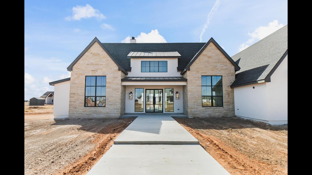 NEW LISTING: 223 Private Rd 302e Seminole TX 79360