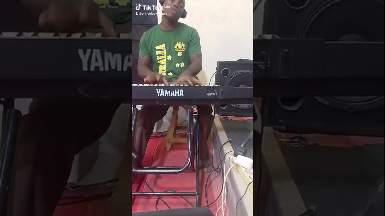 Tu mérites la louange 