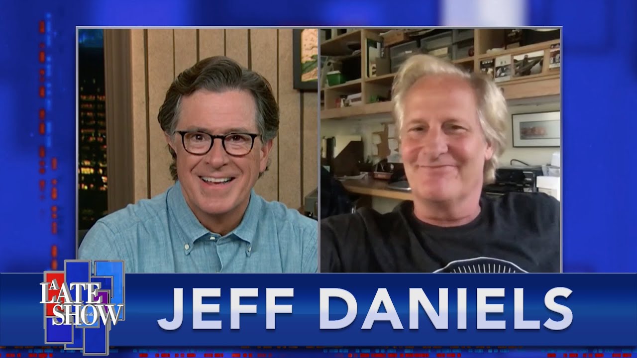 Jeff Daniels Considered Borrowing Elton John's Platform Boots To Play The Very Tall James Comey