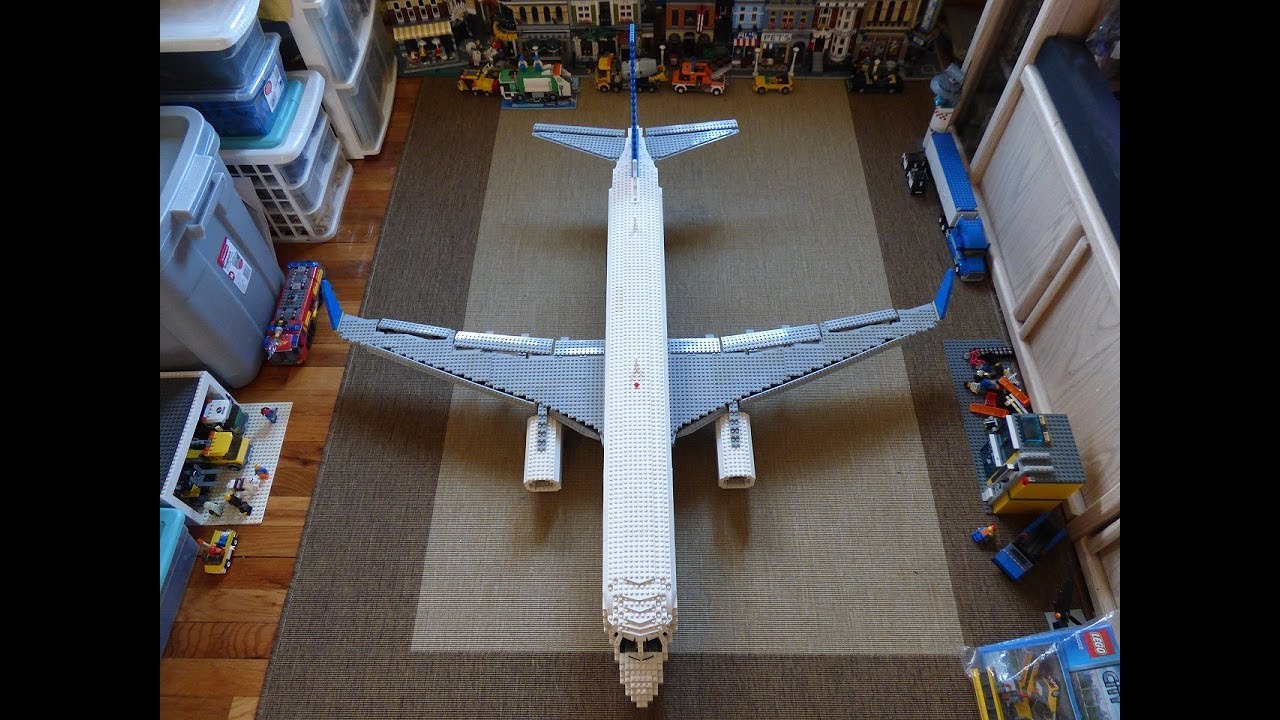 The Lego B737-800