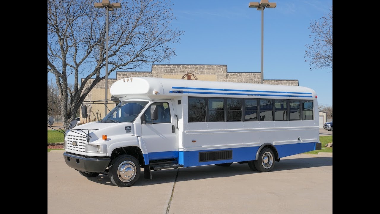 2005 Chevy C5500 Mid Bus Guide DW | 26 Passenger • Air Ride • Pre-Emissions Duramax | Stock #6376