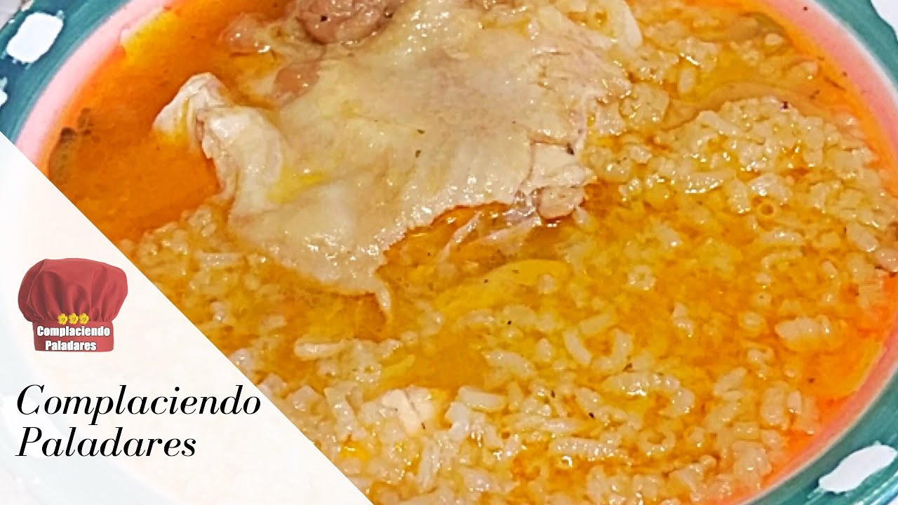 Caldo de Pollo Con Arroz - Complaciendo Paladares