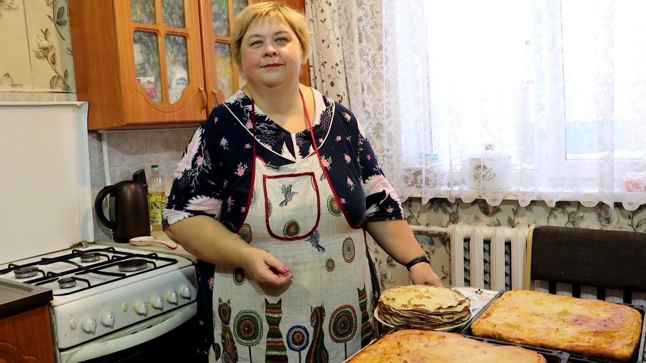 Пеку пироги с минтаем  и фаршем помянуть маму.