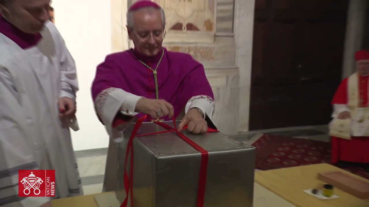Niêm phong Cửa Thánh tại Vương cung thánh đường Đức Bà Cả (Santa Maria Maggiore)