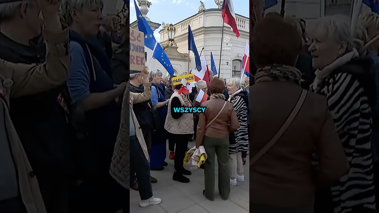 Protest pod Pałacem Prezydenckim. Manifestacja po decyzji Nawrockiego