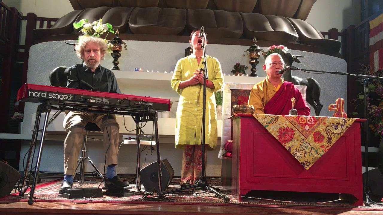 Medicine Buddha Mantra - Lama Gyourm&eacute; - Tomoko Masuda et Jean Philippe Rykiel