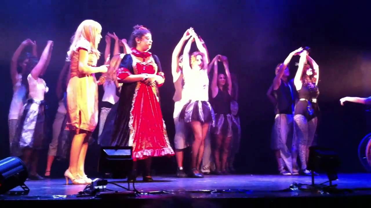 השכנים היפים  של צ'יץ 2011