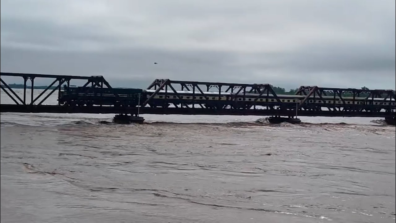 High flood in River Chenab: dozens of villages submerged in Gujrat