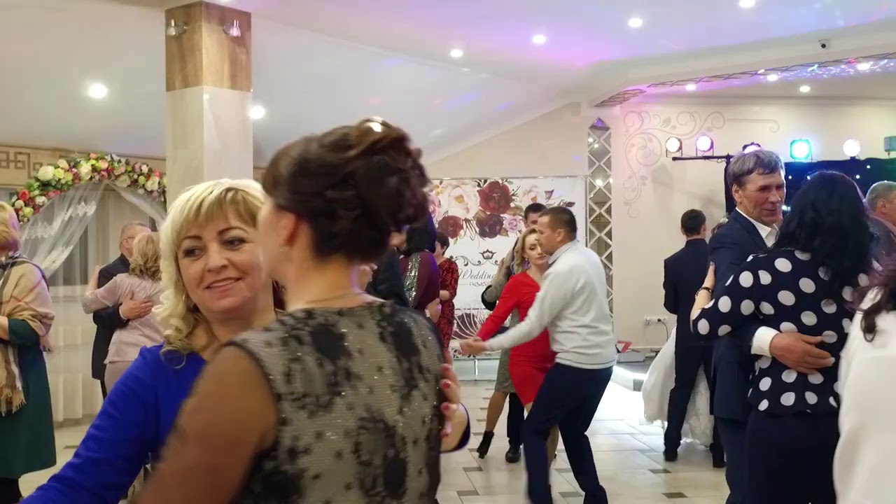 Очі синії-сині ,Очі сині та карі не підходять до пари