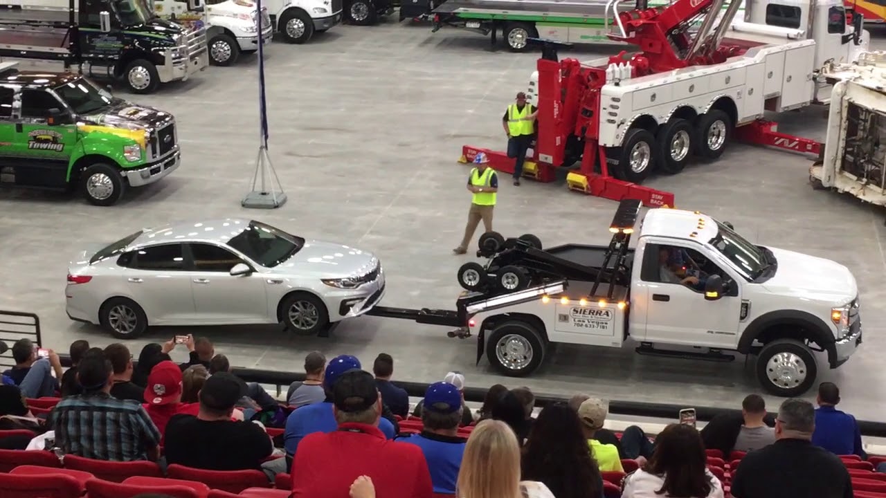 Miller Industries Small Wrecker Demo