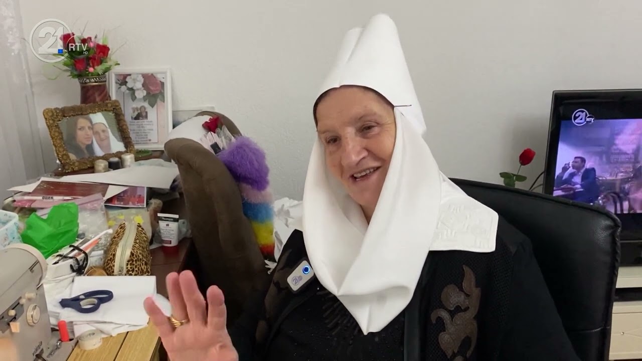A vishet  edhe sot veshja tradicionale e 