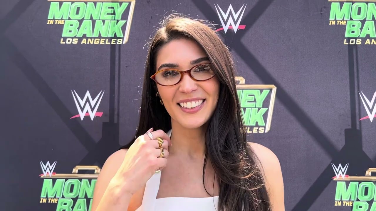 Кэти Келли рассказывает о крупных мероприятиях WWE, которые пройдут в Лос-Анджелесе, и о слухах о...