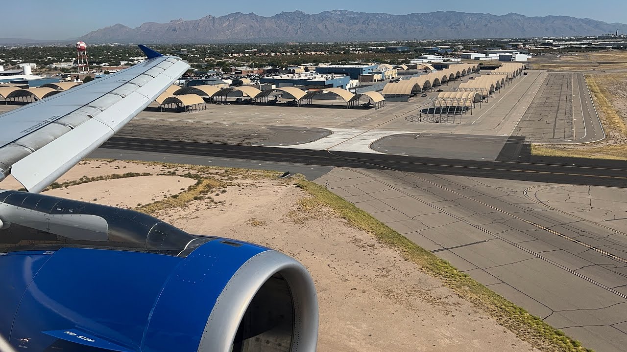 United Airlines Airbus A319-131 Firm Morning Landing into Tucson ~ KTUS/TUS | N827UA