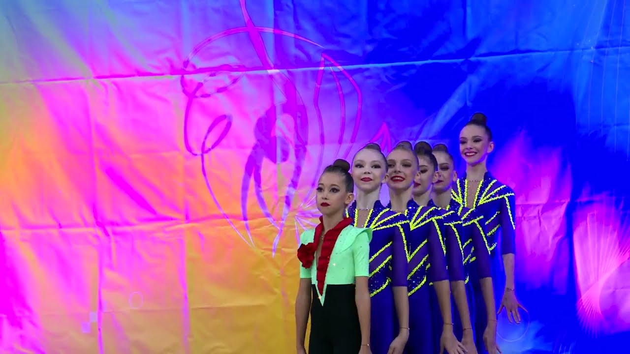 Парад нагородження гімнасток в групових вправах серед гімнасток 2014 2012 р н Чемпіоната міста Києва