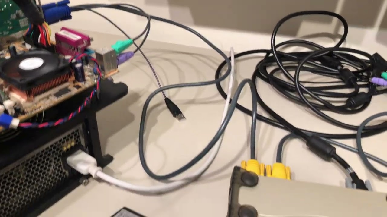 Szybki test KVM ATEN CS84U - mix USB i PS/2