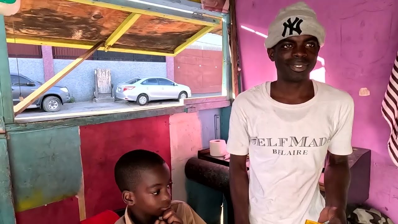 Сюрприз на 150 долларов для ямайского парикмахера в Кингстоне, Ямайка 🇯🇲