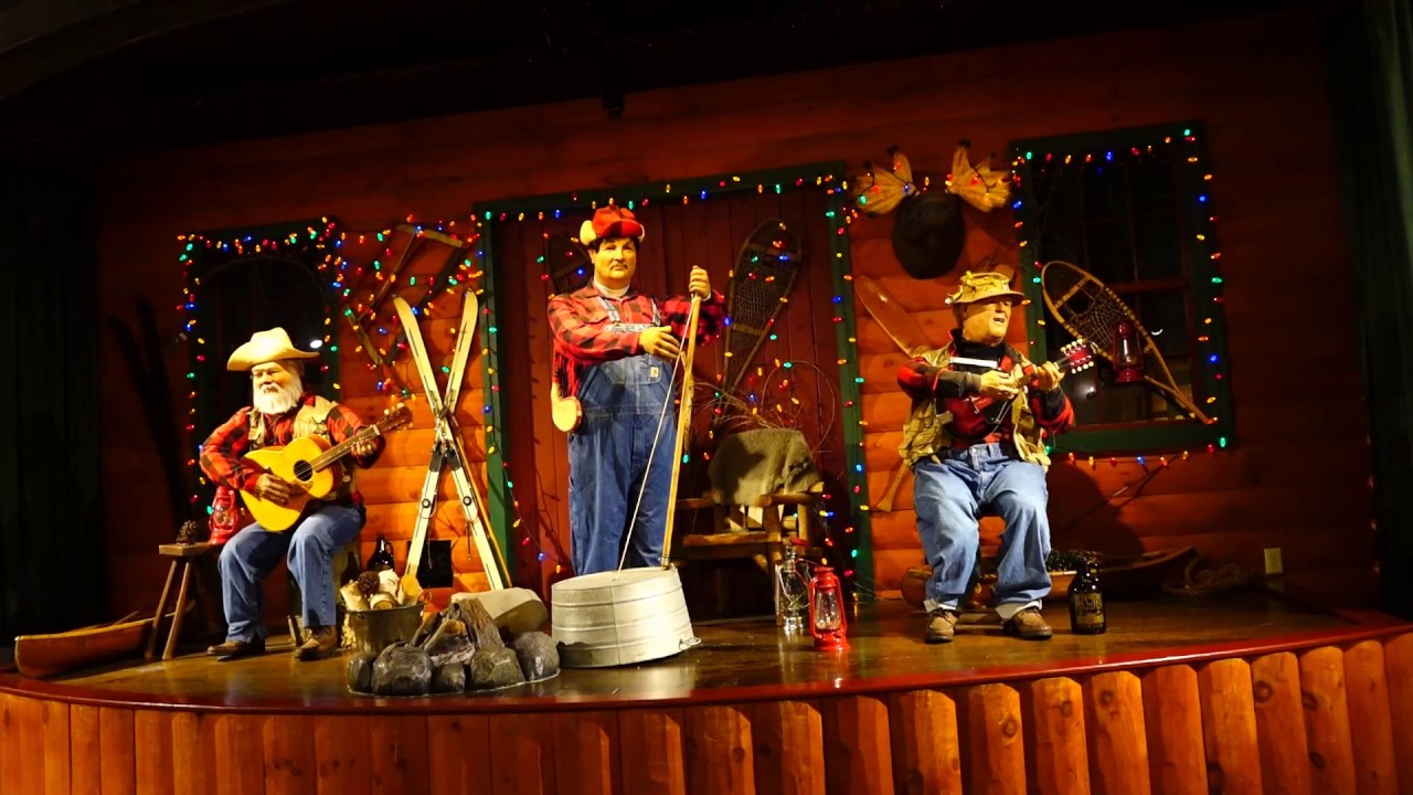 Animatronic Performers at the Yankee Candle Headquarters last October