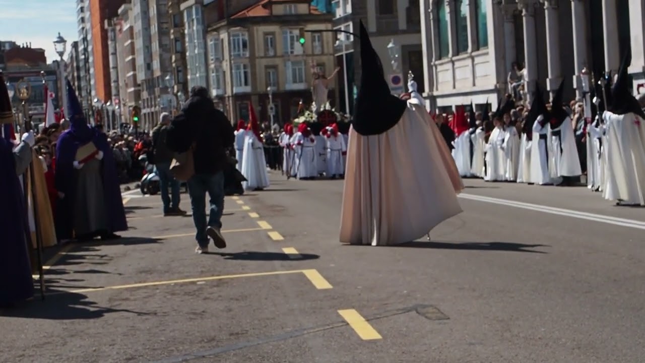 Semana Santa en Gijón 2024:  Encuentro de Resurrección