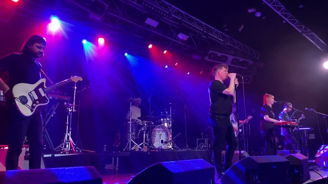 Los Campesinos! - To Tundra [live Cardiff ‘21]