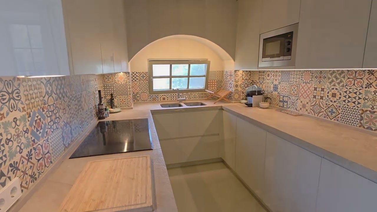 A UNIQUE ESTATE WITH SOUL, SEA VIEWS AND A POOL IN CALES DE MALLORCA, MALLORCA