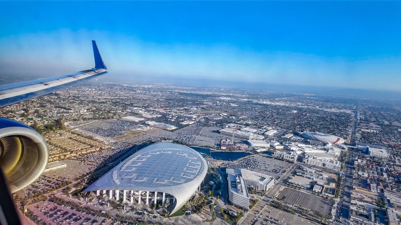 BEAUTIFUL CLEAR DAY LANDING IN LOS ANGELES! DELTA AIRLINES BOEING 737-800 LANDING AT LAX - W/ ATC