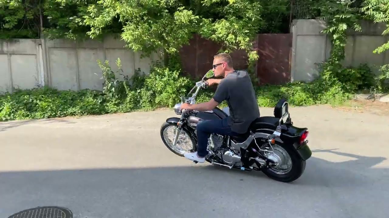 Осмотр мотоцикла Yamaha Drag Star 400 Custom с пробегом 12500 км