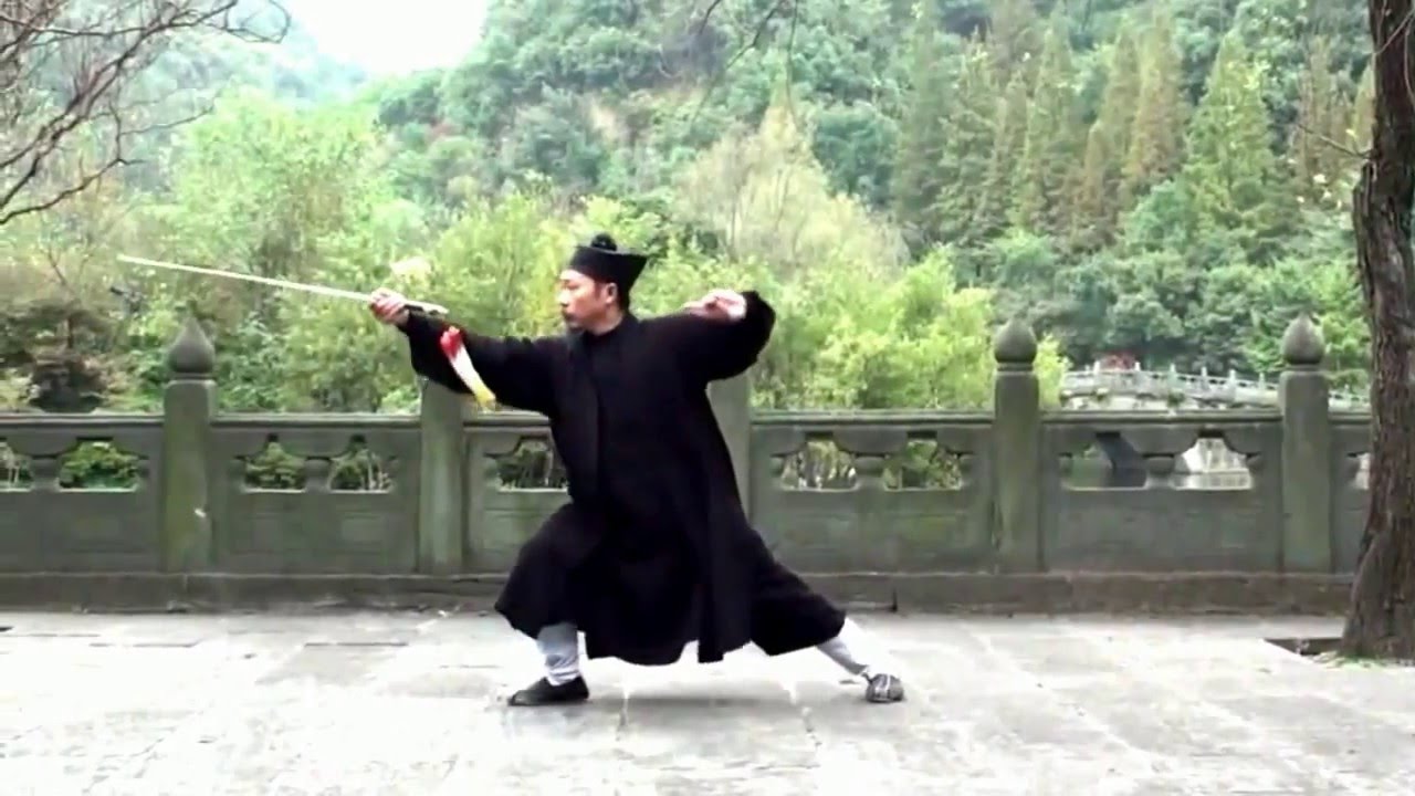 武当太极剑鐘雲龍 Wudang Taiji Jian by Grandmaster Zhong Yun Long of Zhang San Feng Academy in Hubei of China