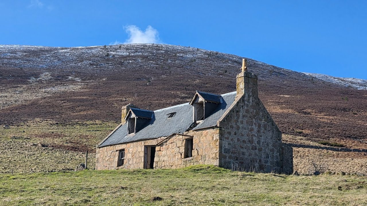 Balhennie Croft; composed and performed by Paul Anderson.