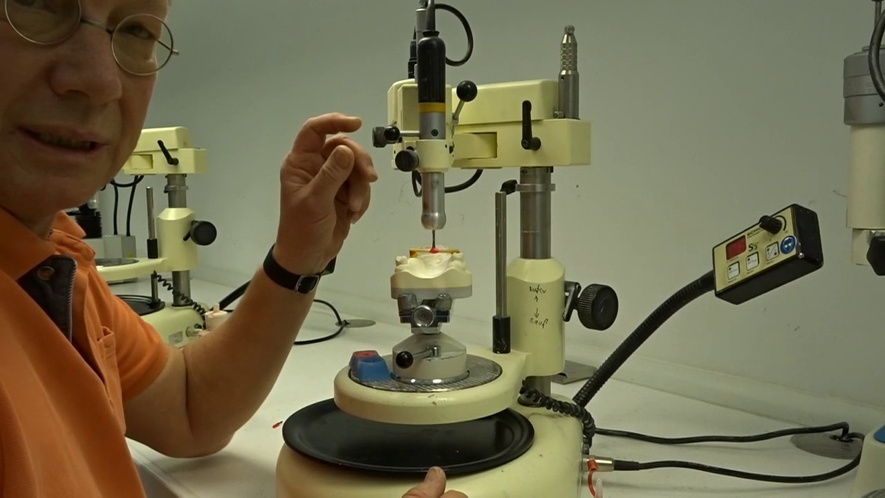 Fräsmodell für die Gesellenprüfung Zahntechnik