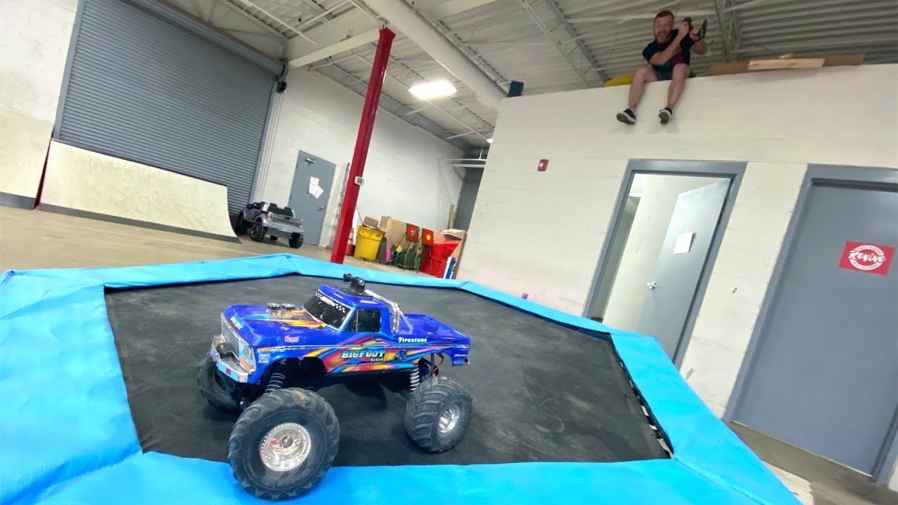Trampoline RC Car Tricks!