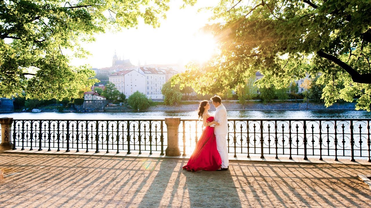 Elopement video in Prague: Kevin&Midina // Prague wedding videographer