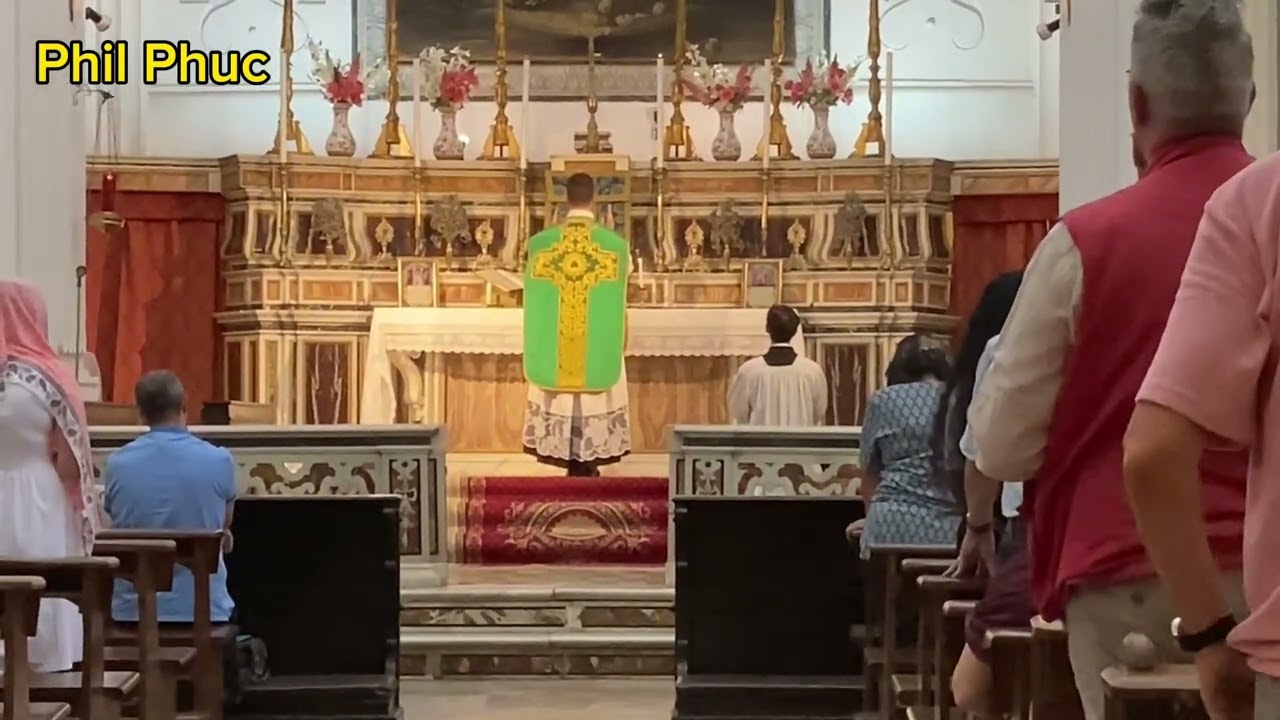 Part 3 - Old traditional Latin mass - Church of Santa Maria del Rosario alle Pigne - Naples
