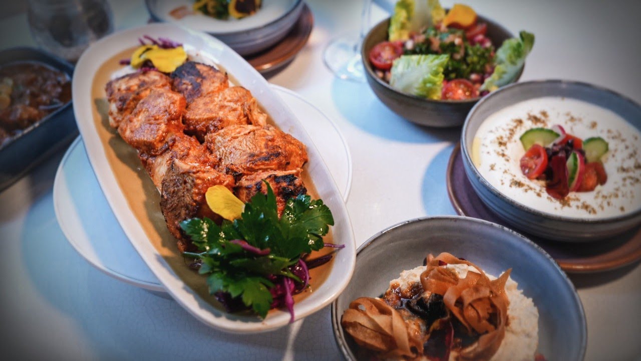 Gastronomie : brochettes de poulet et taboulé