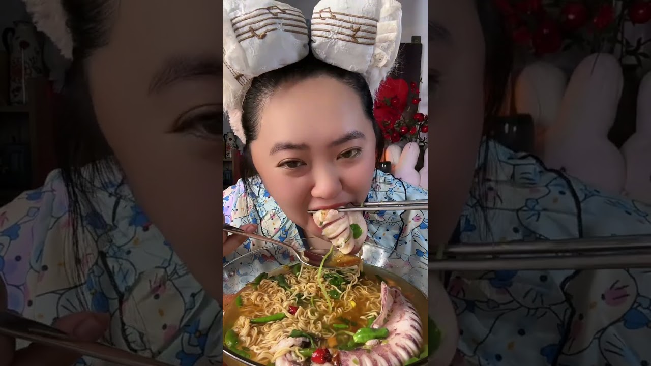 MÌ tôm siêu ngon với mực ống và full top pin