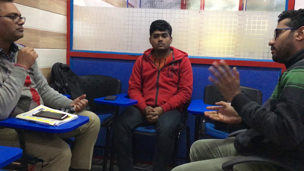 discussion about employment,unemployment (they are trying to speak in English)