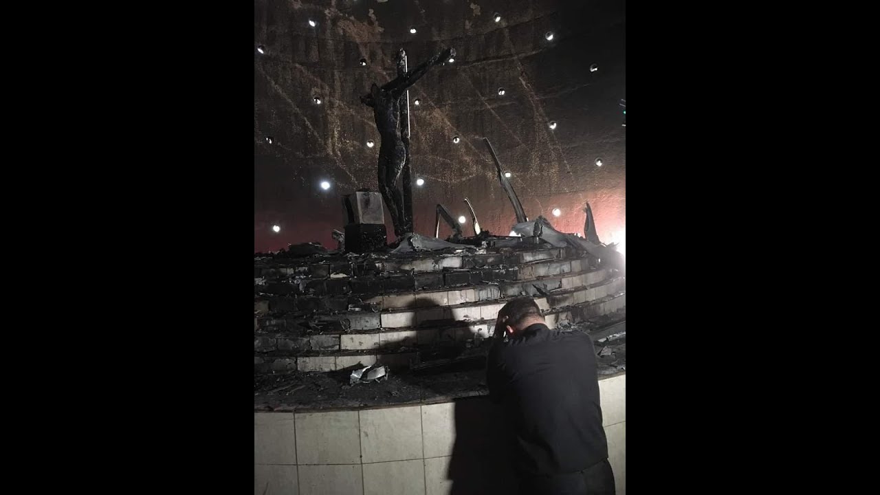 Señalan a un encapuchado de incendiar imagen de la Sangre de Cristo
