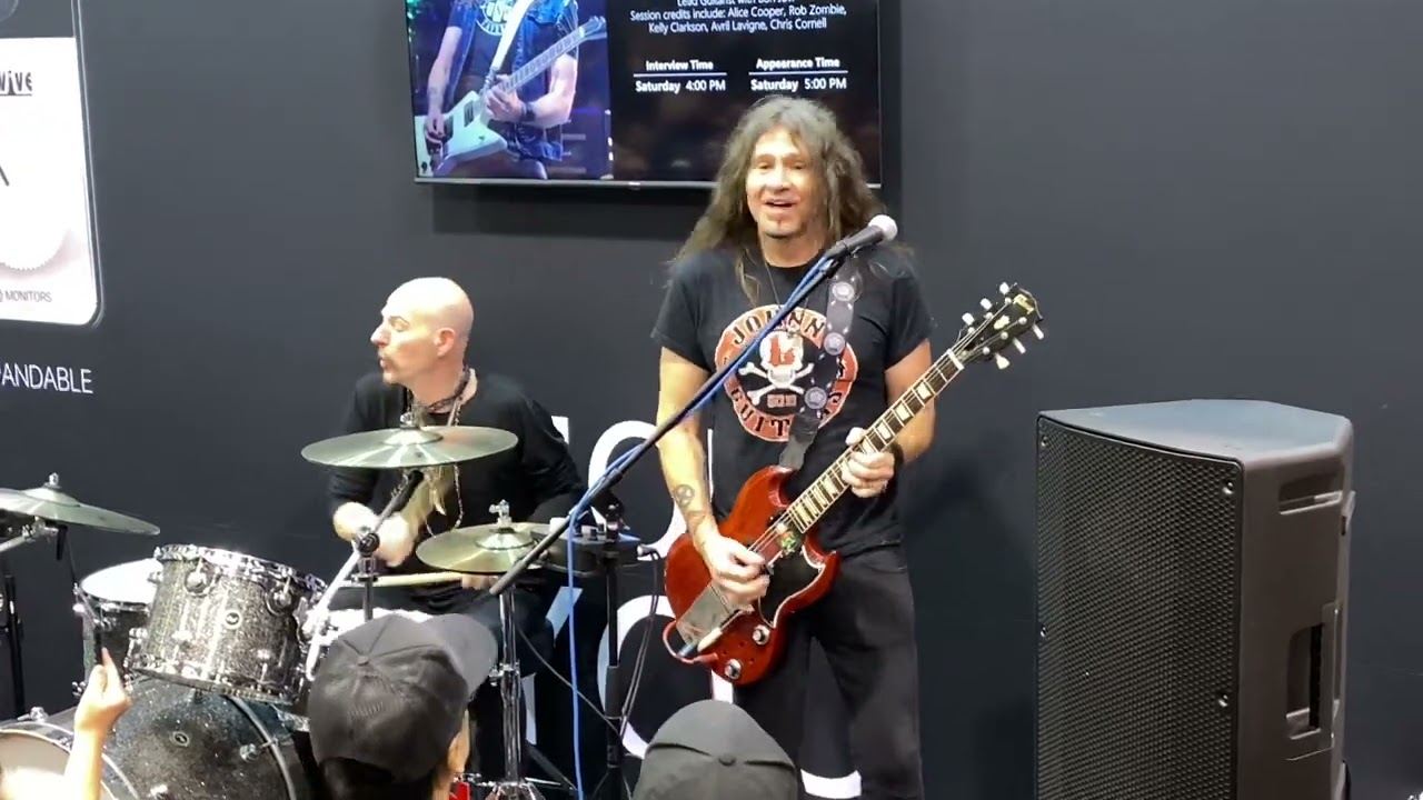 FIRE🔥🎸 Phil X playing LIVE [2025 NAMM Show]
