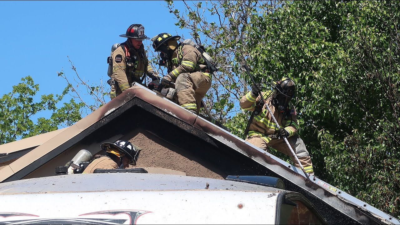 Firefighters Save Two Homes After RV Fire in Brentwood