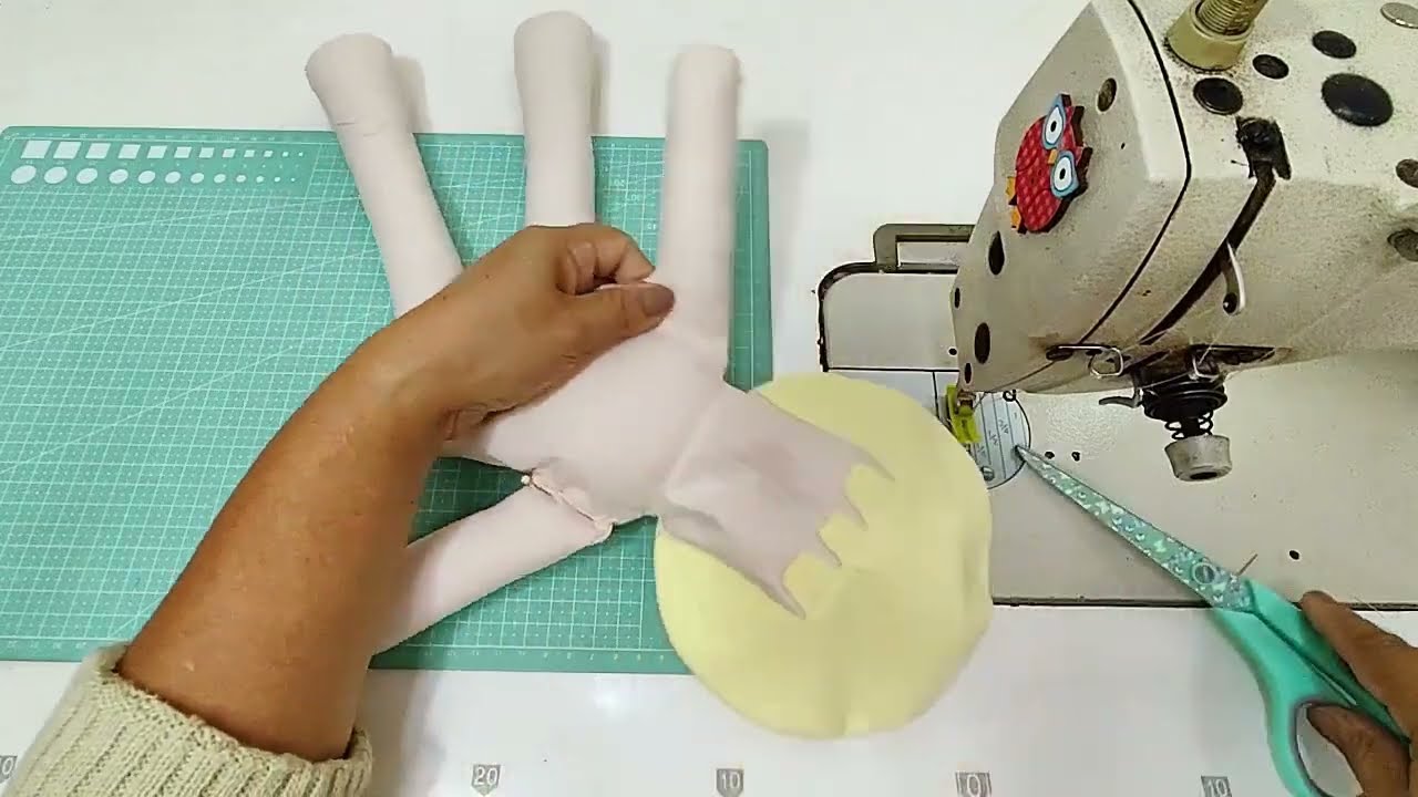 Como montar o CORPO da boneca jasmim 