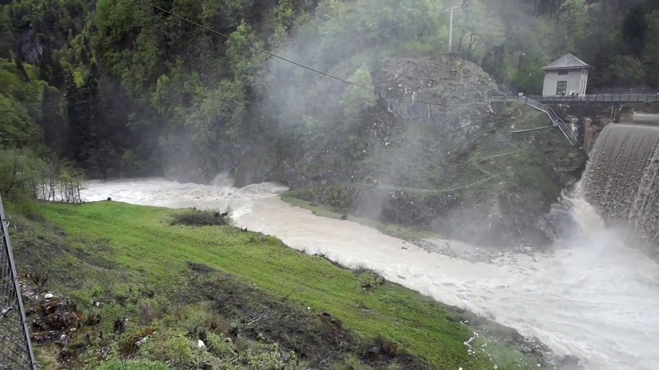 N&deg;10# L'ARVE EN CRUE & les Gorges du Pont du Diable Haute Savois MAI 2015