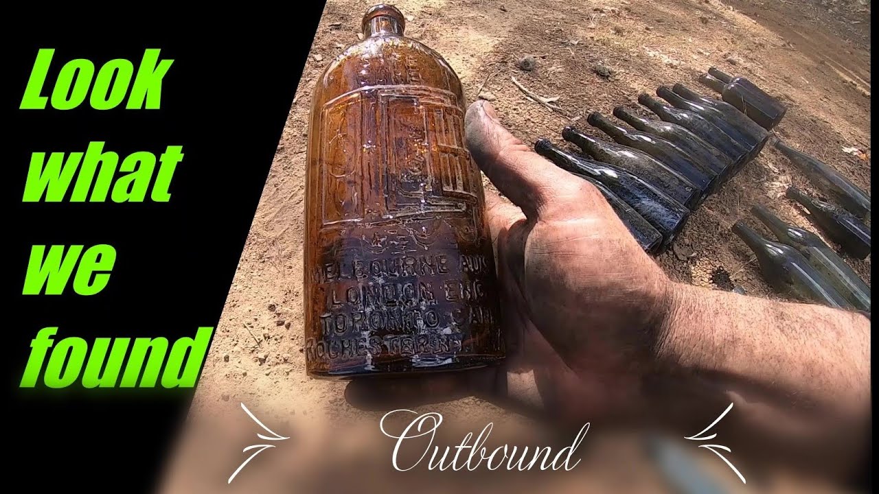 Antique: Bottles: Botttle dig: 1800's: W.A : Australia. #bottledigging #bottle #adventure
