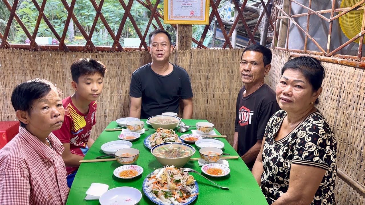 Cháo Gà Gỏi Chuối Cây Ấm Lòng Buổi Chiều Của Gia Đình /at6n