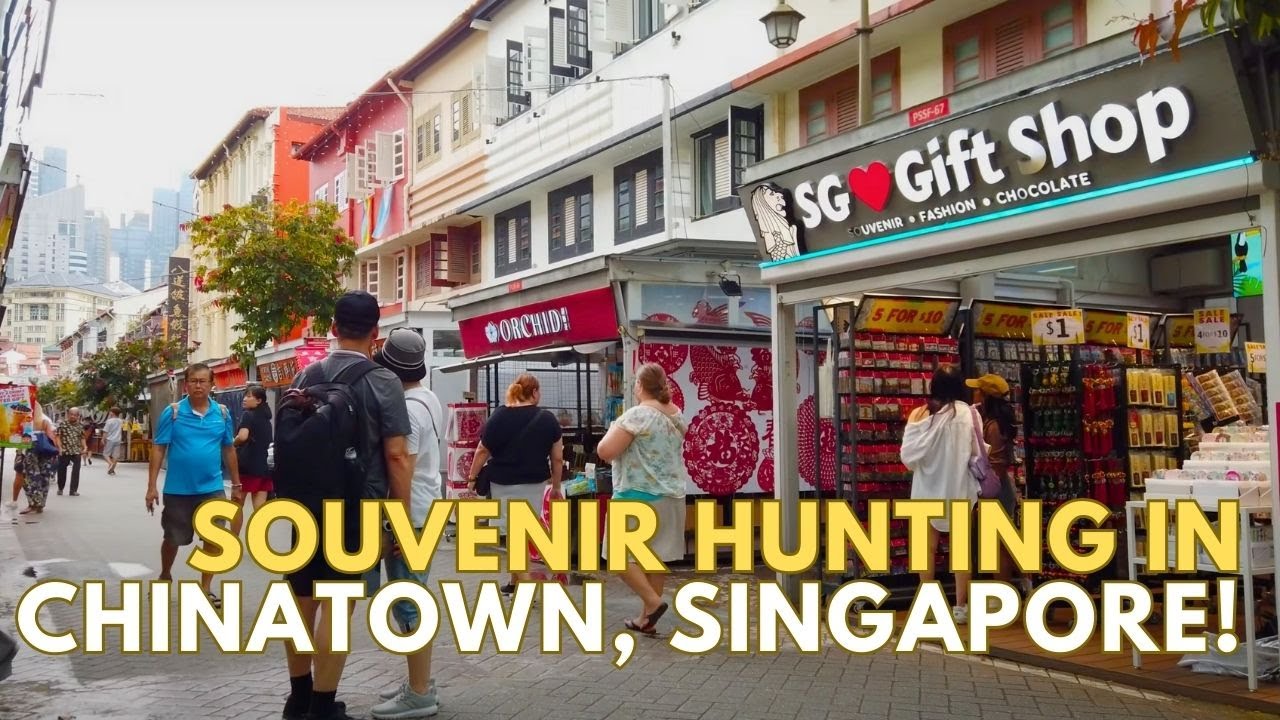 A Tourist's Paradise: Souvenir Hunting in Chinatown, Singapore! | Walking Tour