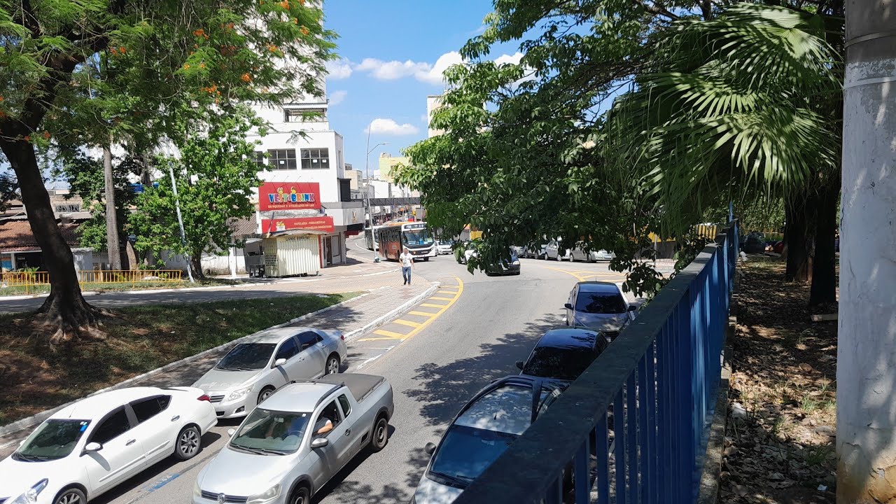 Av. Amaral Peixoto em Volta Redonda R.J. - Rua de Comércio Popular