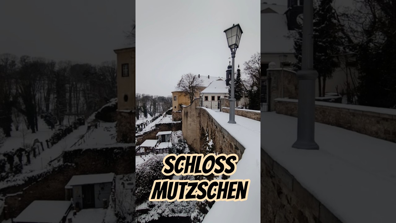 Schloss Mutzschen im winterlich verschneiten historischen Ort - Mitteldeutschland Sachsen im Winter