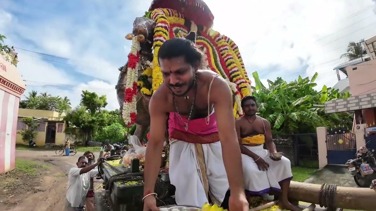 Kalpathy Rathotsavam 2025... 4 Temple Representatives visited Mayavaram Sree Mayuranathar Kovil.
