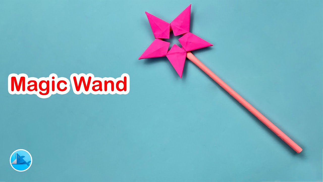 How to make an origami magic wand in a few simple steps