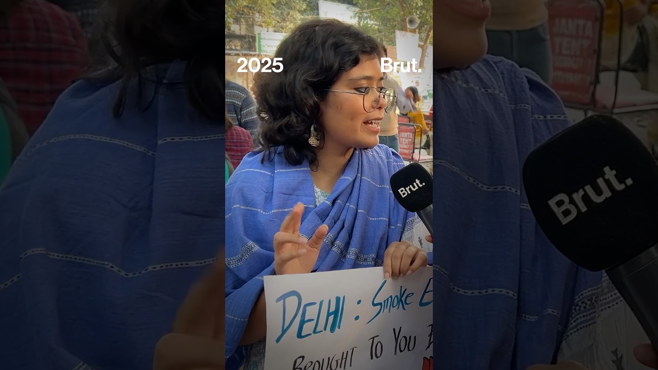 Hundreds gathered for the Delhi Pollution Protest at Jantar Mantar&hellip;